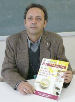 Professor é destaque em revista do CRF-SP